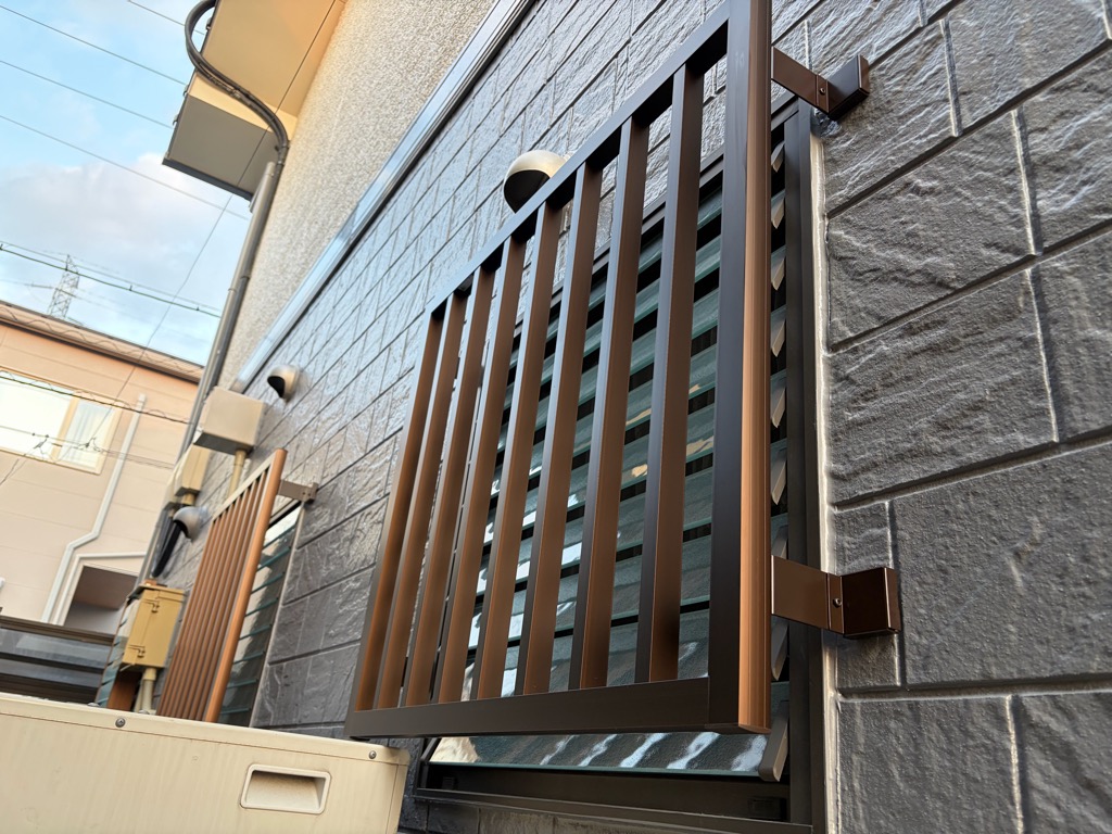 高強度面格子（YKK AP FLA）取付工事｜広島市西区