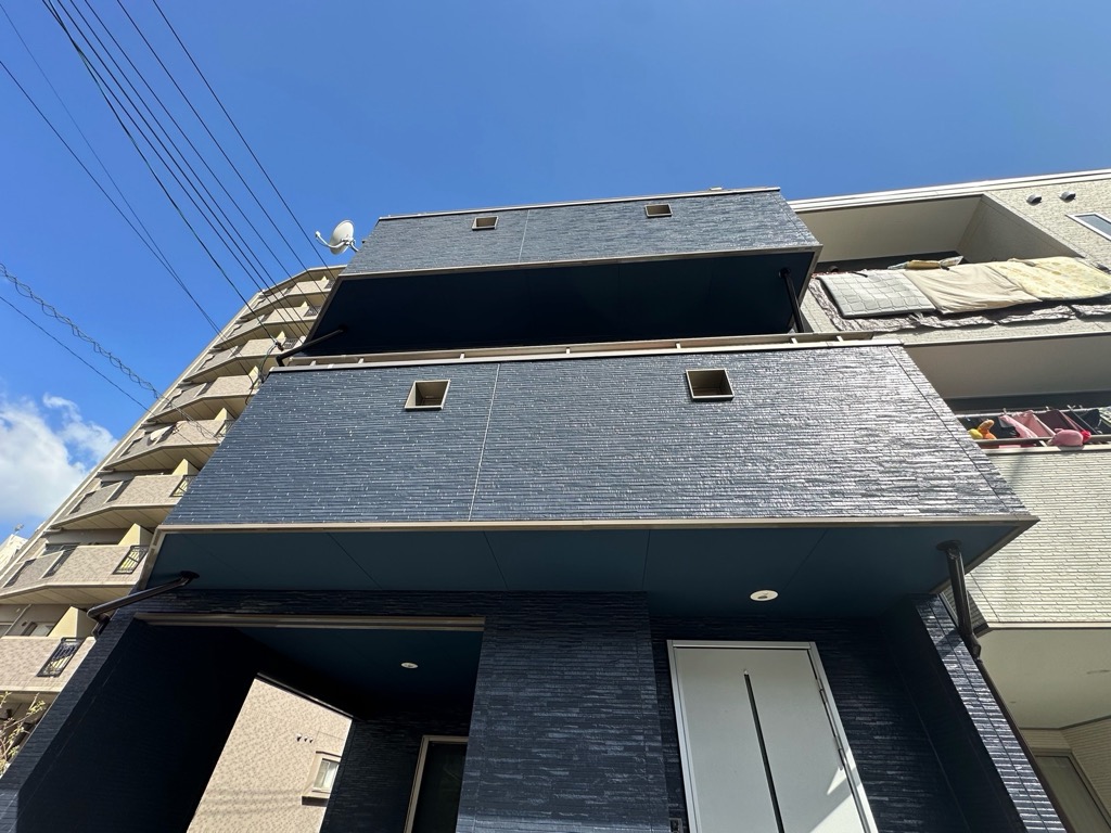 広島市にて屋根・外壁塗装工事｜ルミステージで高耐久＆高級感のある外観へリフレッシュ