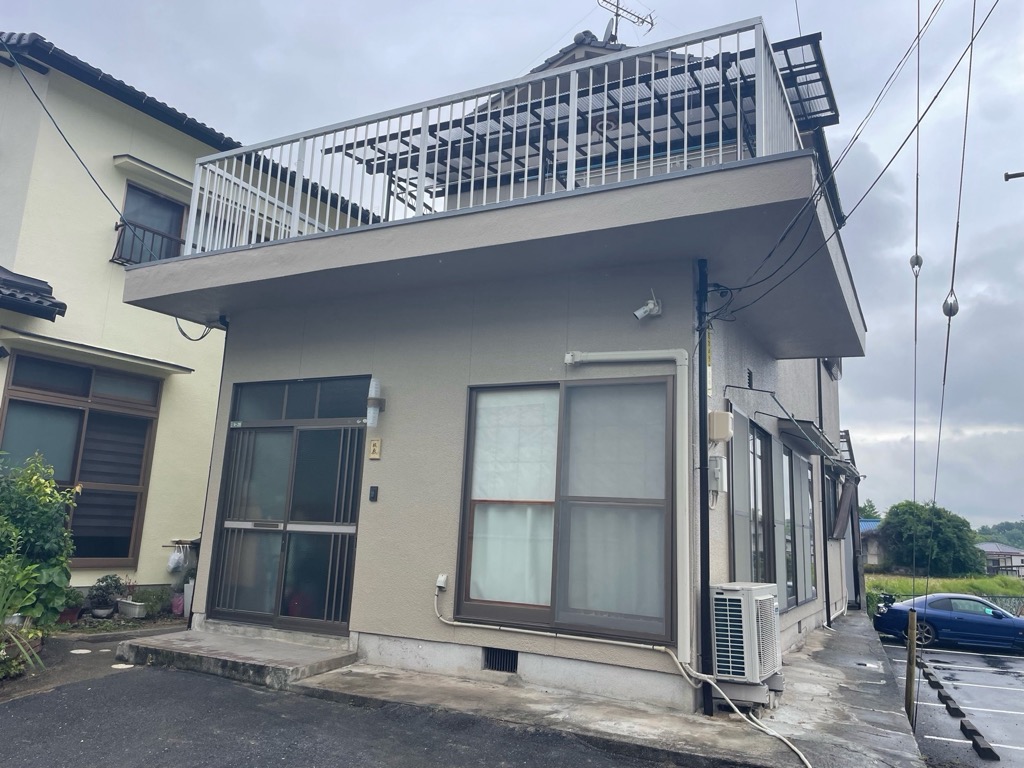 【広島市】築30年住宅の外壁塗装・左官補修工事｜日本ペイント パーフェクトトップで美観回復・ポリカ波板交換