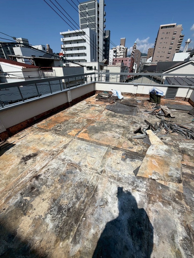 雨漏りを解決！屋上シート防水をウレタン防水へリニューアル