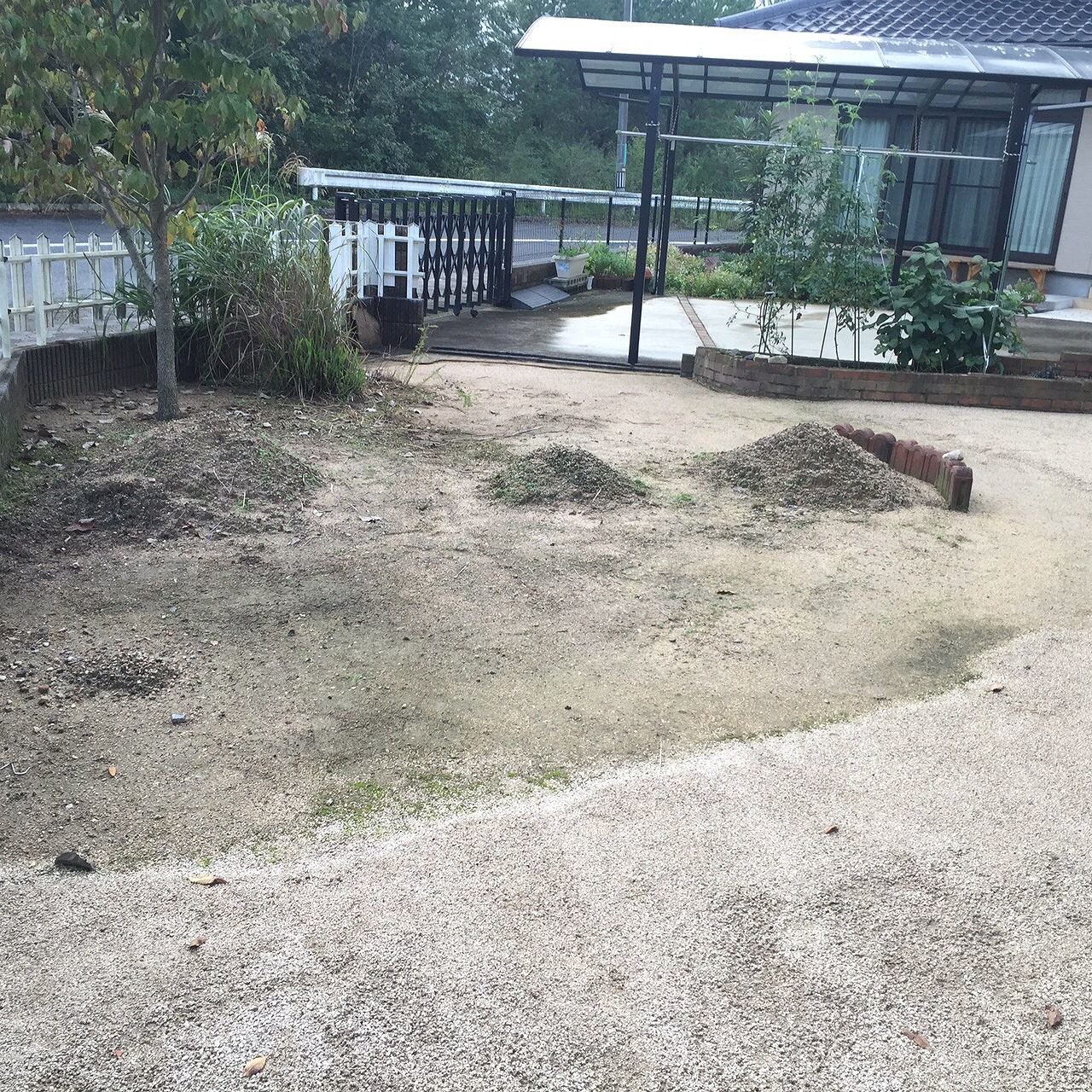 外構工事（門扉取付　三協アルミ・ララミー2型）